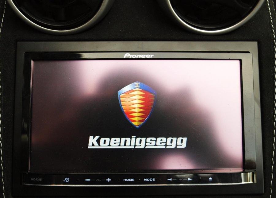 Детали интерьера Koenigsegg CCR Evo 817 by Edo Competition (7014) 2011 года  (фото 25 из 42)